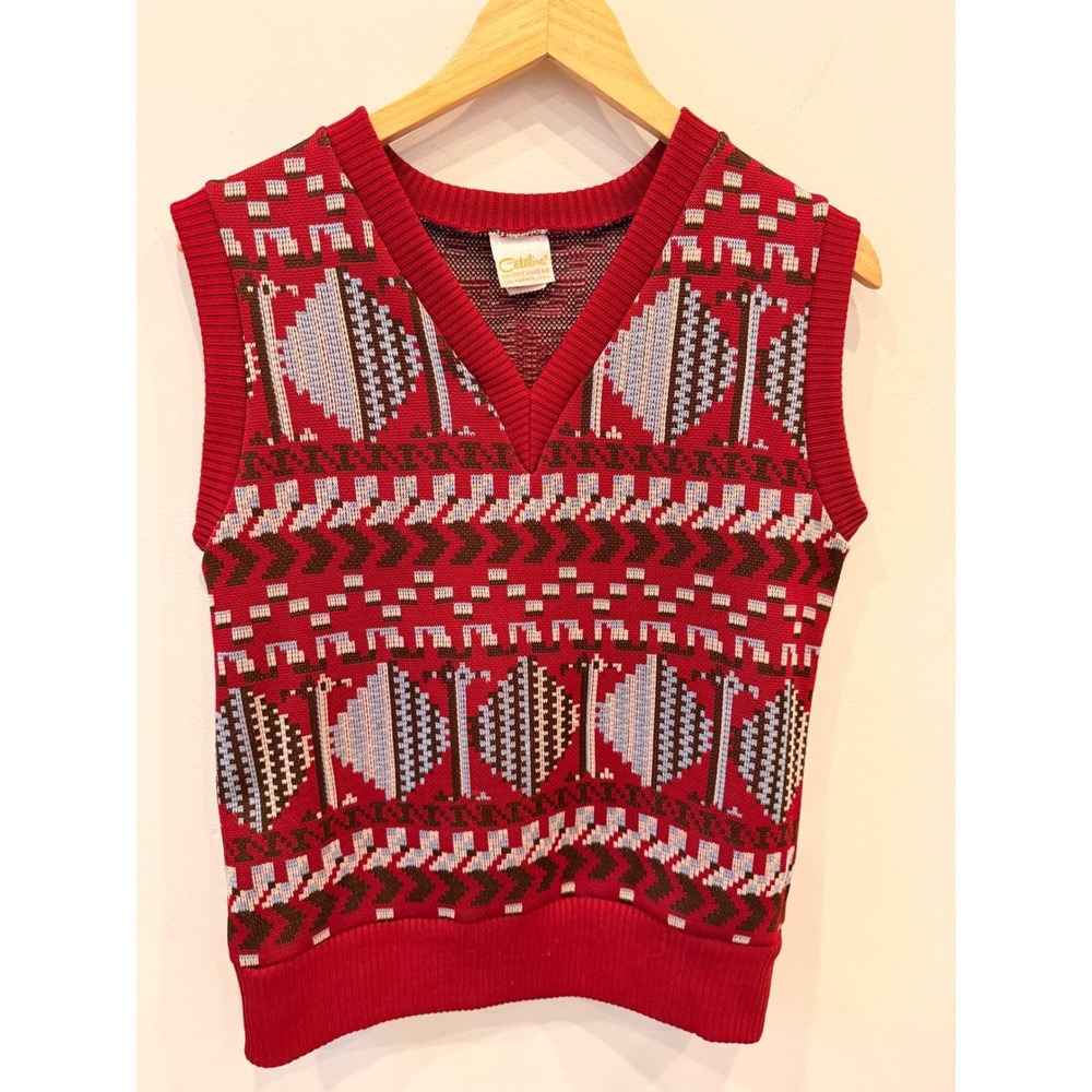 Vintage Catalina Sportwear Sweater Vest Mens 38‎ Red Geometric Knit V-Neck USA